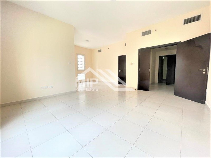 Bright Large 2BR+M Marina View| Closed Kitchen