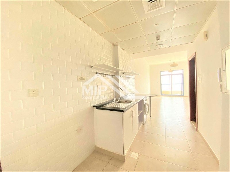 Spacious| Well Maintained Studio|Nice View